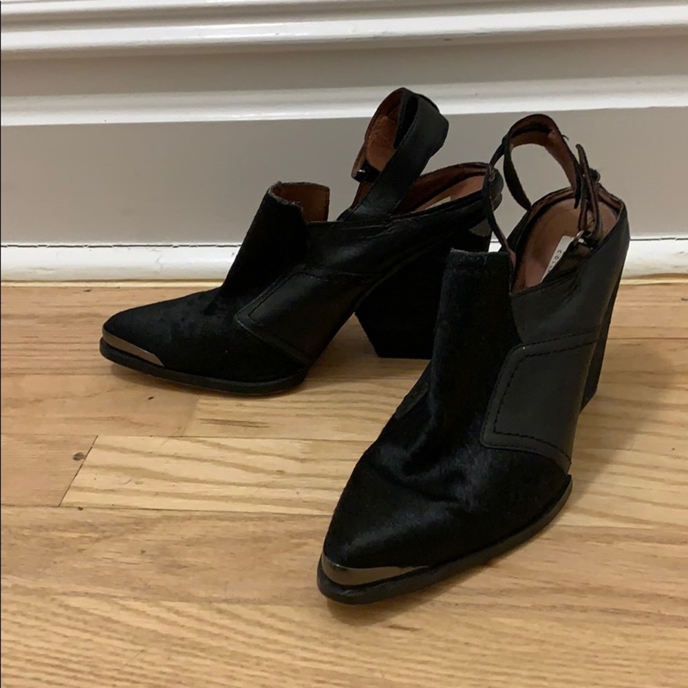 Forever 21 Cowhide mules